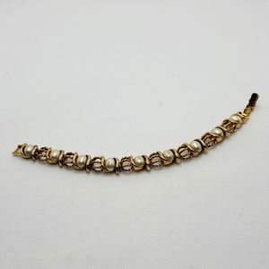 Vintage gold tone bracelet